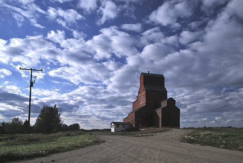 Image of wooden elevator at Beatty, SK