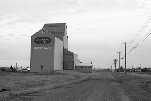 Image of wooden grain elevator at Smoky Lake, Alberta