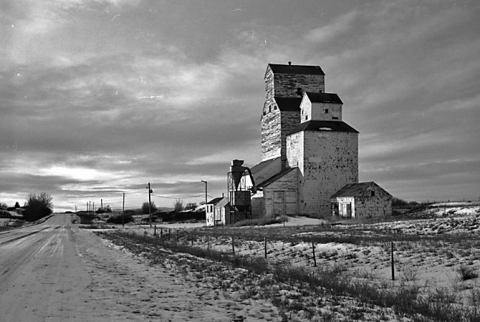 photograph of wooden grain elevator at Altario, Alberta