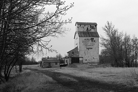 photograph of wooden grain elevator at Bardo, Alberta