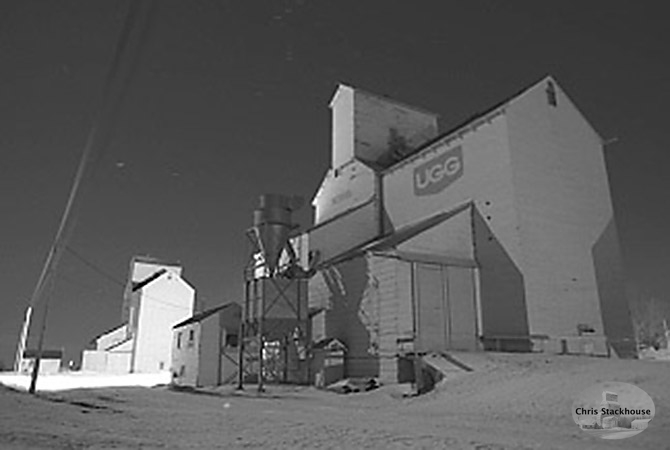 UGG wooden grain elevators at Morrin, Alberta
