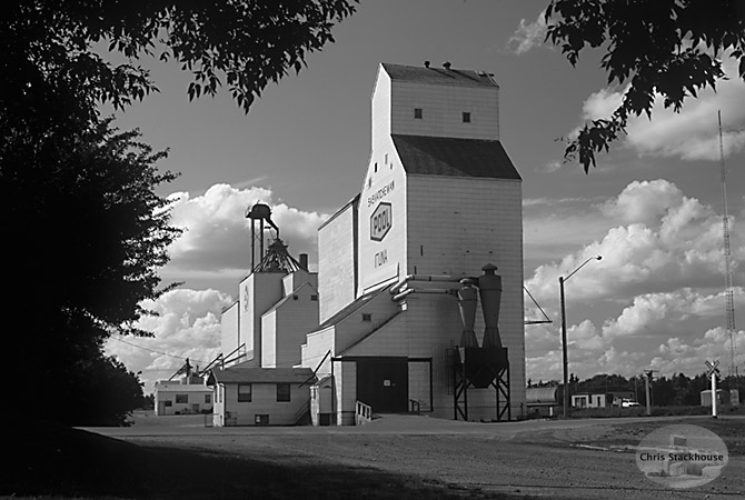 Image of Ituna wooden grain elevator, Saskatchewan