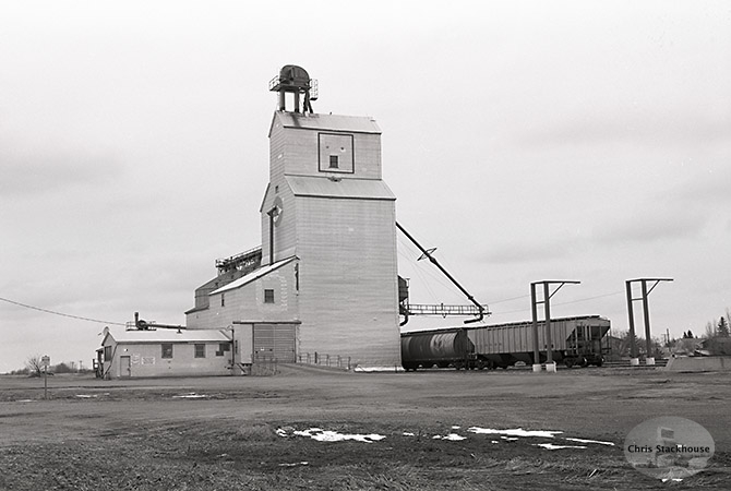 Wooden elevator at Dalmeny, Saskatchewan